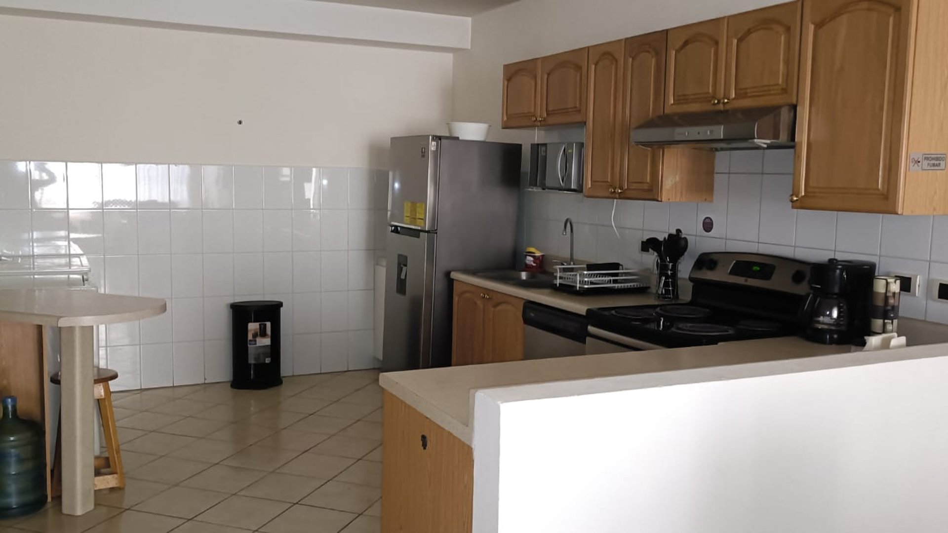 Apartamento en renta amueblado de 2 habitaciones zona 10 Ref-5394