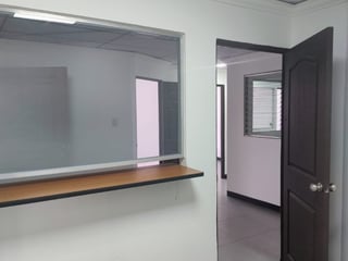 Oficina en Edificio Corporativo en Renta en Zona 13 - 3