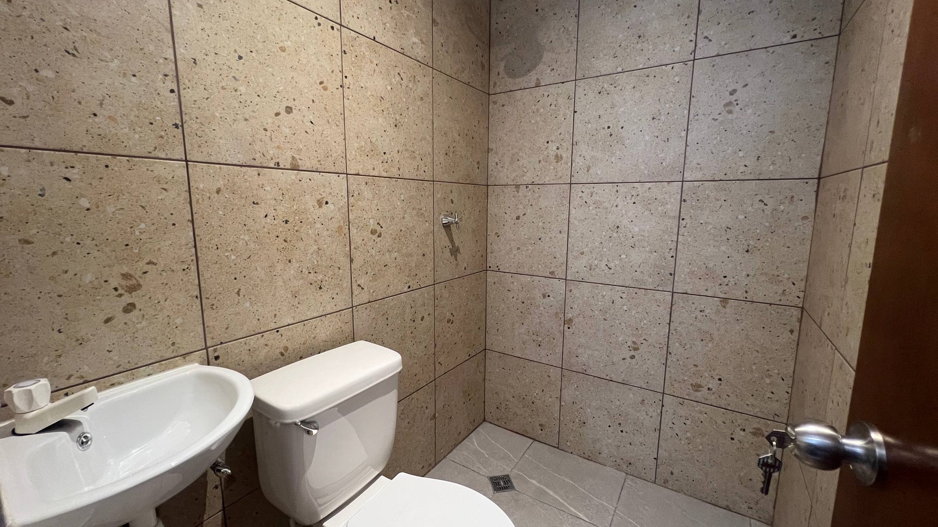 Apartamento D2 en renta en Hacienda Real zona 16 - Miniatura 7