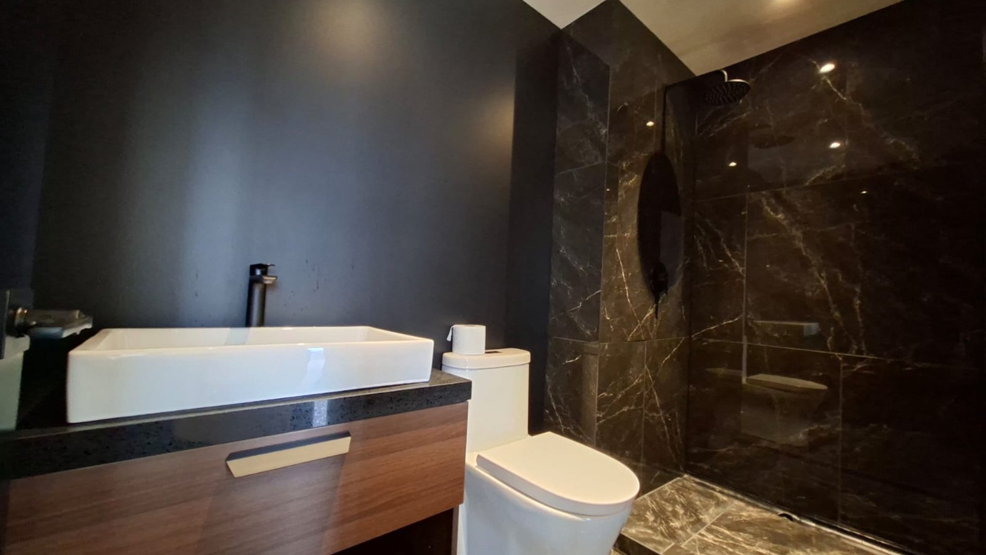 Exclusivo Apartamento de 3 Hab en Renta, Zona 11 - Miniatura 16