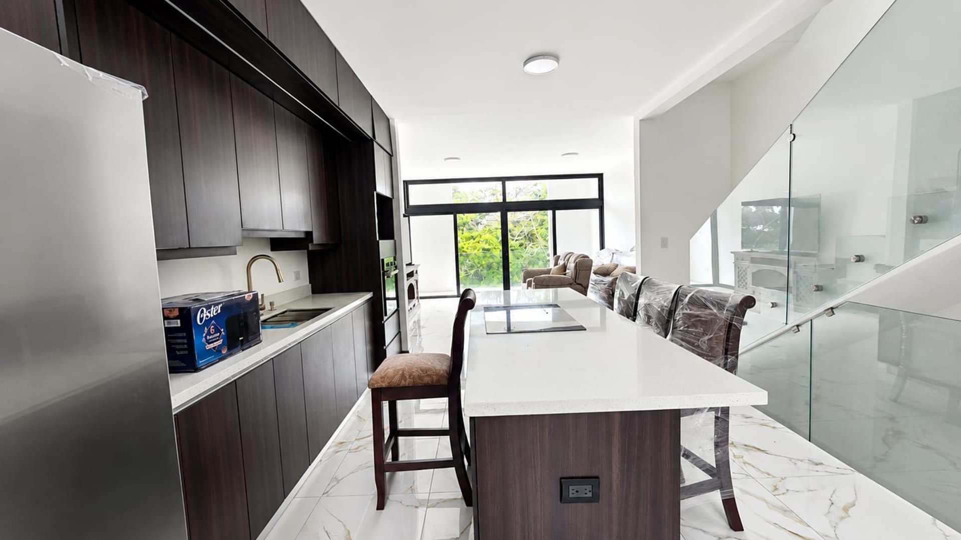 Preciosa Casa En Venta, En Zona 16 - Miniatura 2