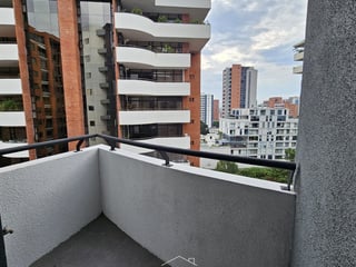 Apartamento en venta Edificio Áttica II Zona 14 3 habitaciones - Image 6
