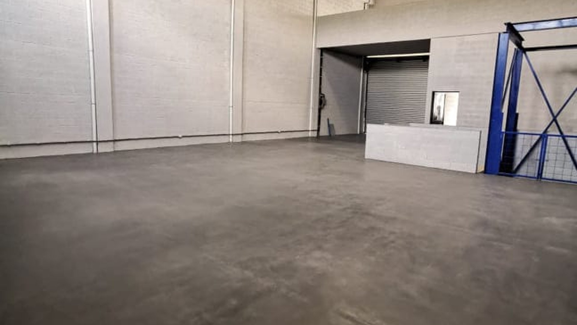 Ofibodega industrial en venta con area de almacenaje en Mixco Ref-5841 - Miniatura 5