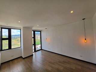 Venta de apartamento de 3 Dormitorios en Zona 15 VHI (B) - 5