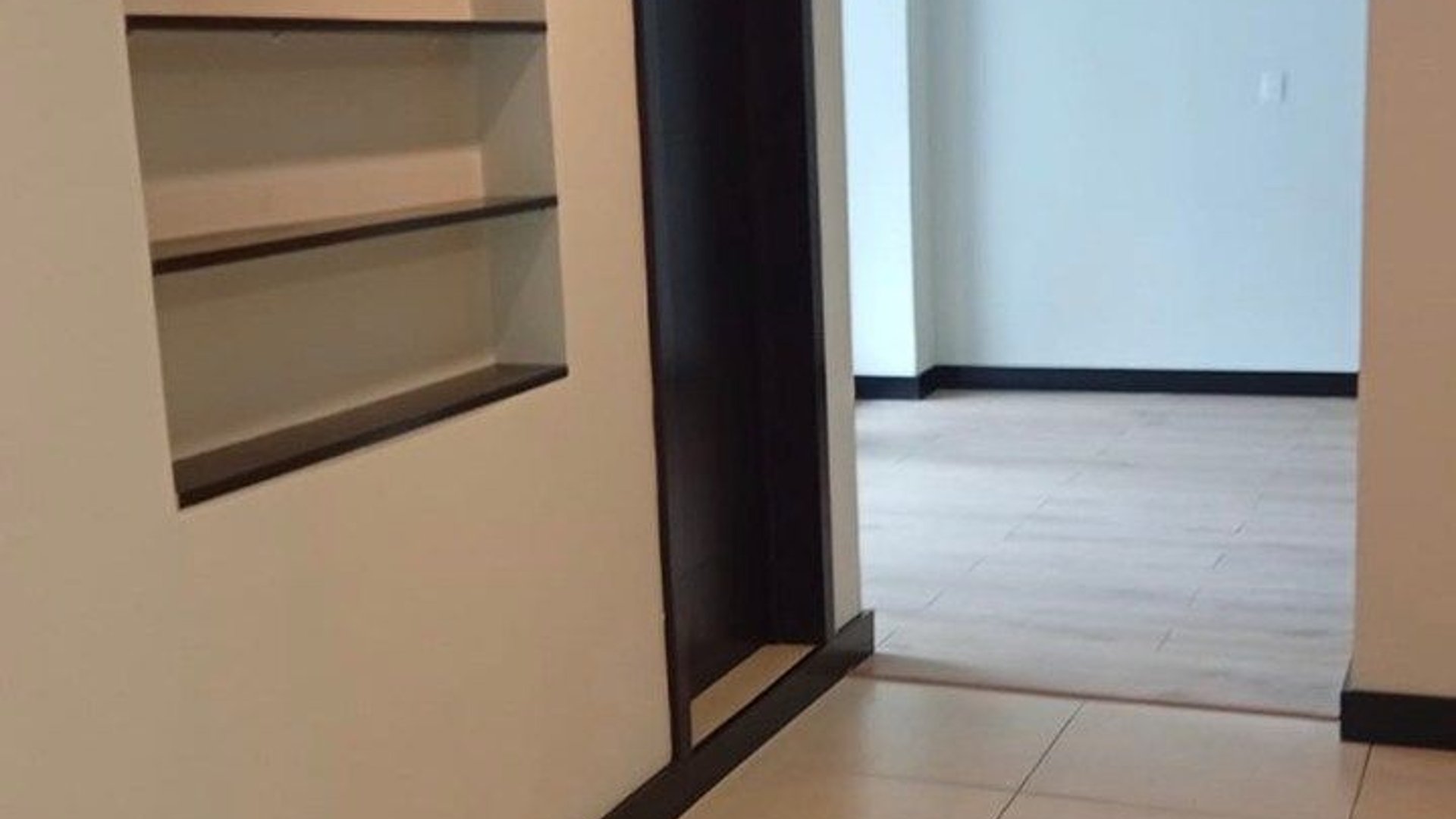 OFICINA EN RENTA  | ZONA 14 | 101.27 m² | - Miniatura 5