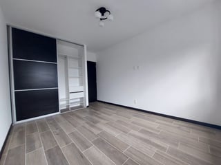 📍 APARTAMENTO EN RENTA – EDIFICIO SEGHERÍA | ZONA 14 - Image 6