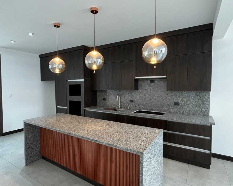 CASA EN VENTA EN LAS FUENTES ZONA 16