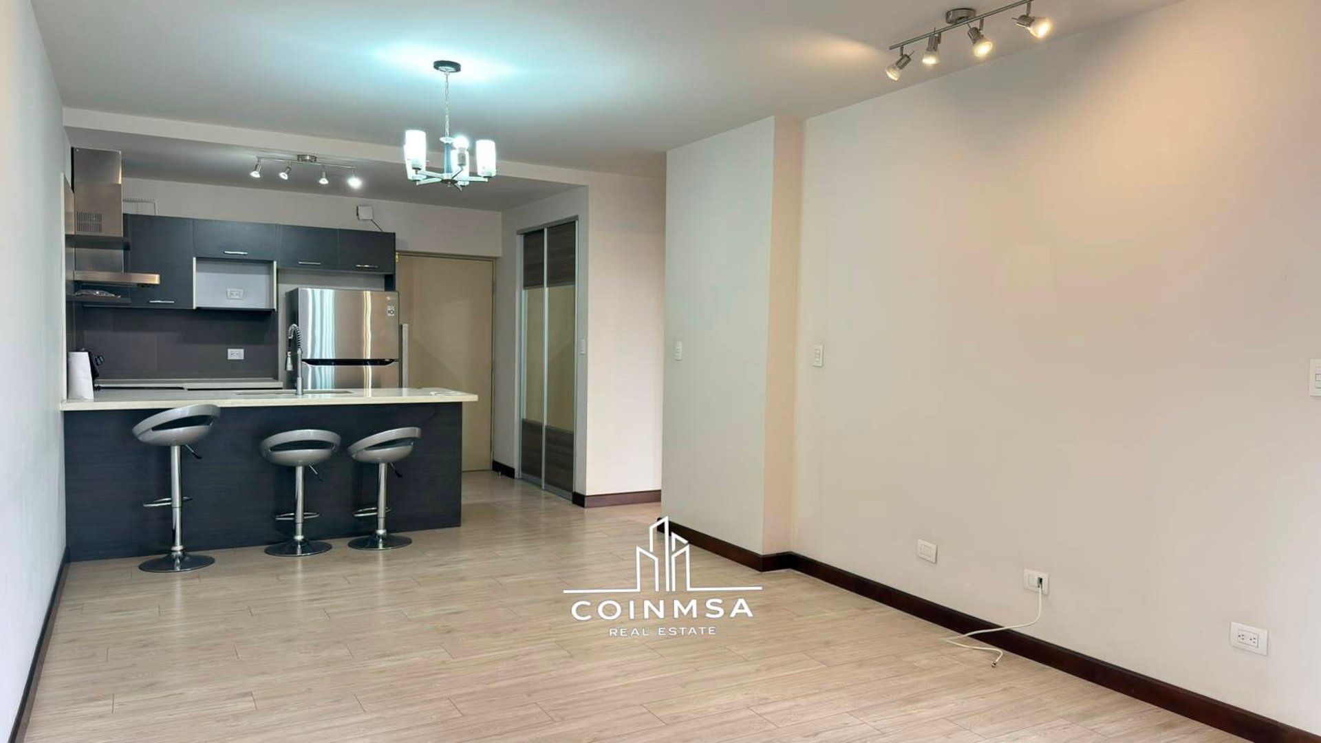 Apartamento en Renta zona 10 / Venti4 - Miniatura 3