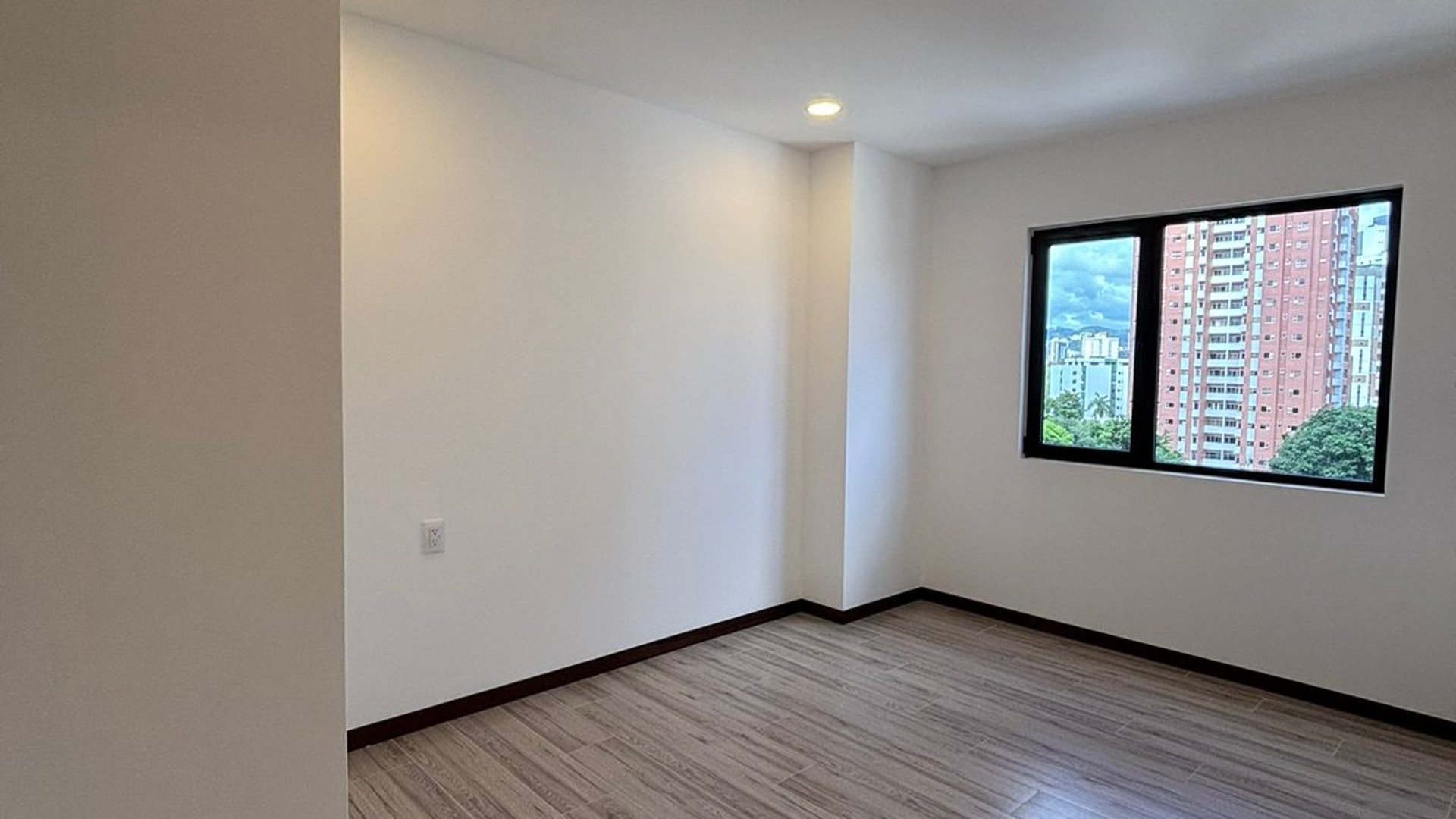 Venta de apartamento para inversión -2 habitaciones - zona 10 Ref-6021 - Miniatura 7