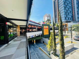 ALQUILER DE LOCAL COMERCIAL 45MT2 - CONVENIA PLAZA, ZONA 10  - 2