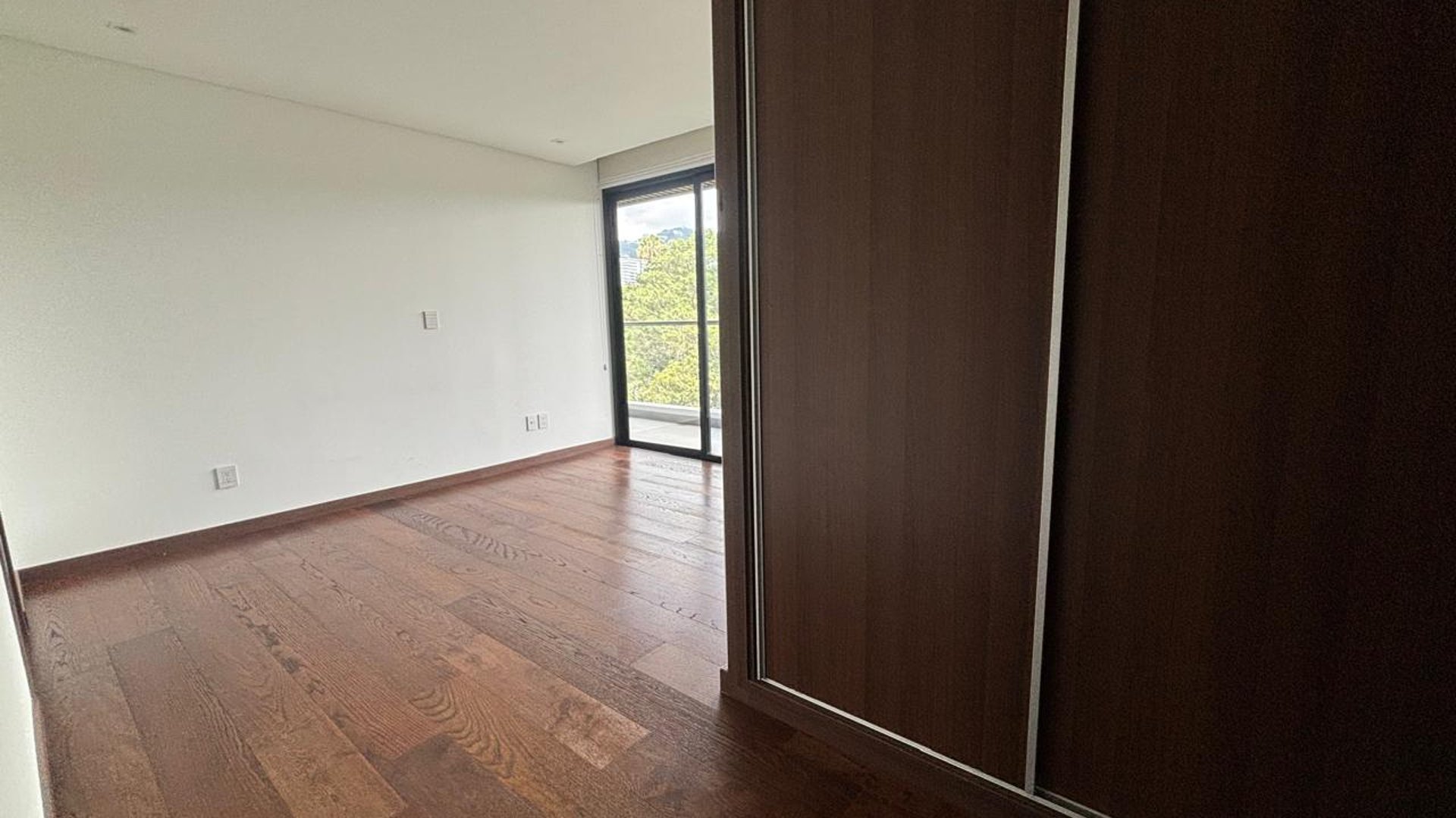 Apartamento en Alquiler / Venta Edificio Azores zona 15 VH2 - Miniatura 18