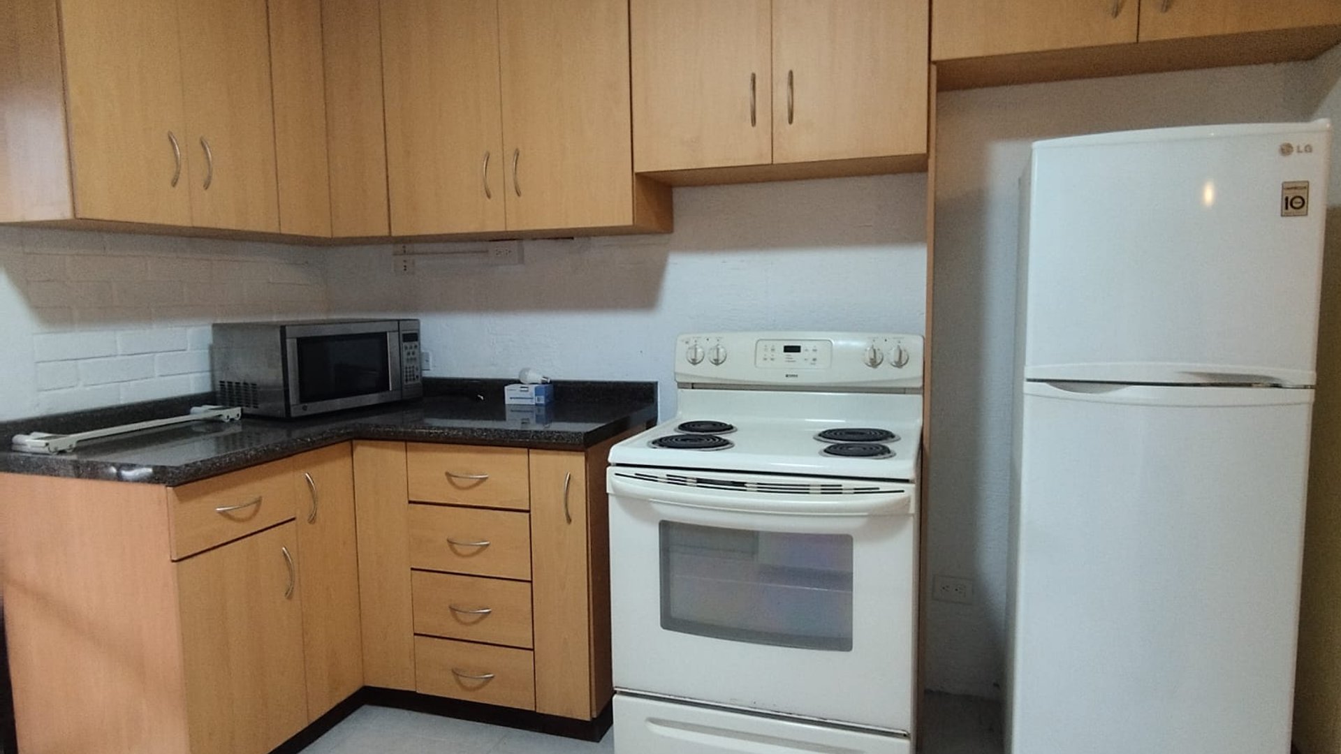???? APARTAMENTO EN RENTA – 2 HAB | VISTA HERMOSA III | ZONA 15 - Image 1