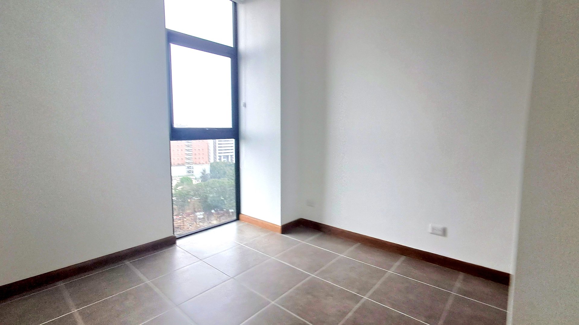 APARTAMENTO EN RENTA P/ESTRENAR,  EDIF. QUINCE ESQUINA, ZONA 15 - Miniatura 7
