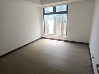 📍 APARTAMENTO EN RENTA – 2 HAB  | EDIFICIO VEINTI4 | ZONA 10 - 4
