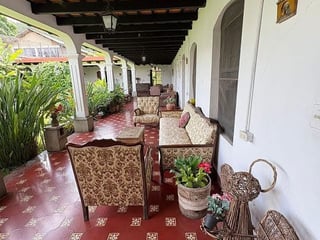 Terreno en Venta con Hotel en Casco de La Antigua Guatemala - 3