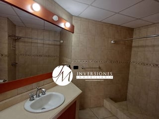 Apartamento en Renta de 2 Dormitorios en zona 14 - Image 7