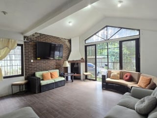 Casa con Jardín en Venta San Lucas Sacatepéquez - 4