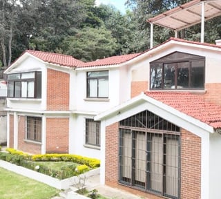 Casa con Jardín en Venta San Lucas Sacatepéquez