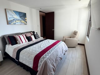 APARTAMENTO EN RENTA |AMUEBLADO | LIV | ZONA 15 - 5