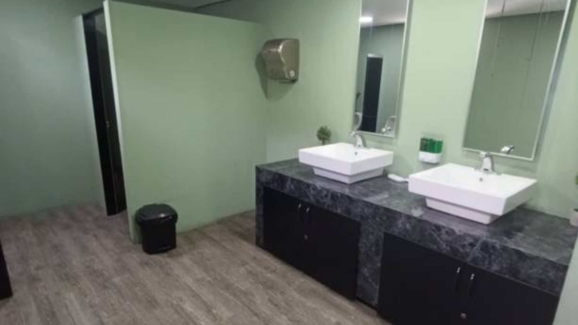Edificio en Renta, Zona 09 (R10418) - Miniatura 4