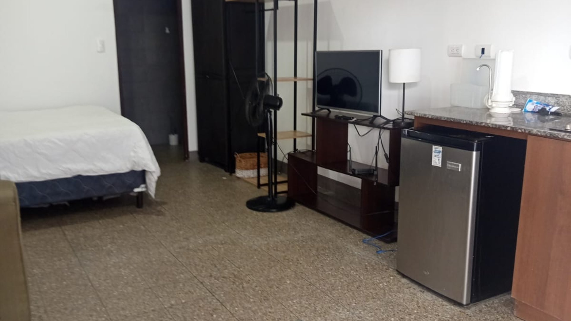 Apartamento amueblado en renta en Zona 1, edificio 3once. - Miniatura 4