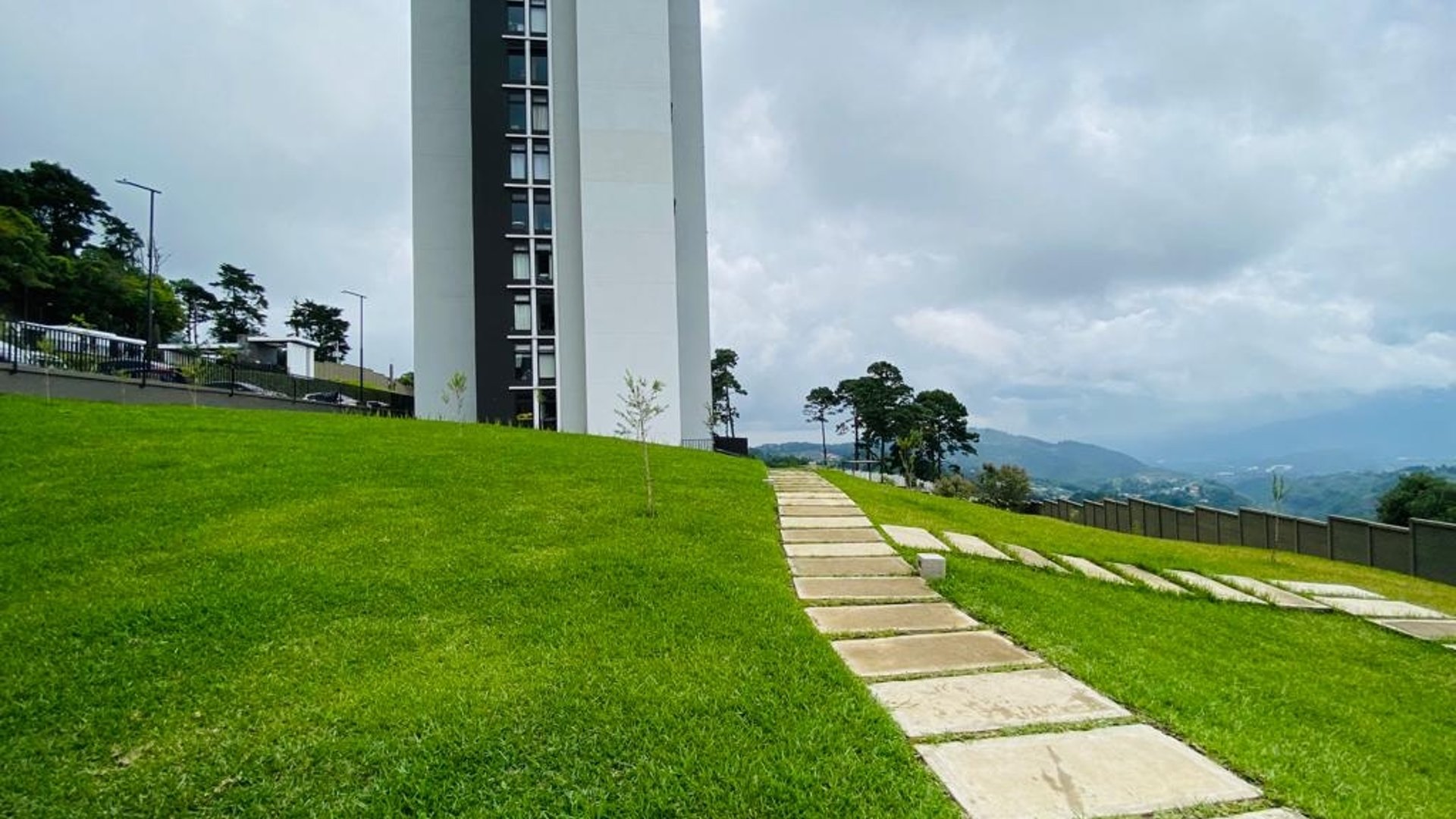 📍 APARTAMENTO EN RENTA – EDIFICIO NAGANO | ZONA 16
