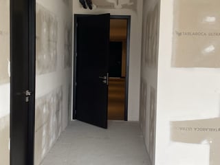 VASANTA / Oficina en Renta, zona 10 - 5