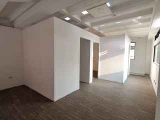 Local Comercial en el limite de Zona 10 y Zona 15 - 5