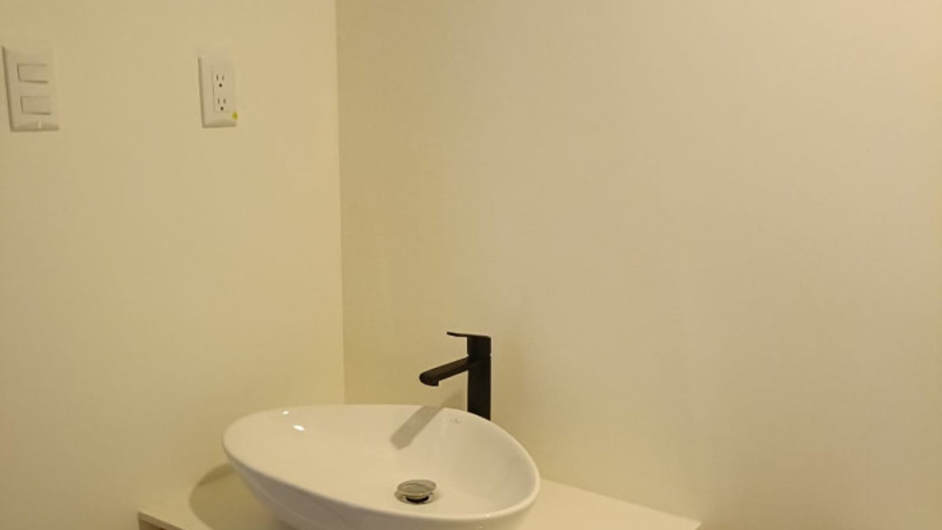 APARTAMENTO EN RENTA EN CENTRICO ZONA 5 GT. - Miniatura 8