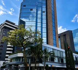 OFICINA EN ALQUILER 86 METROS CUADRADOS | MURANO CENTER | ZONA 10 DE GUATEMALA