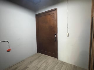 Oficina en Venta Edificio Pialé, zona 10 - 2