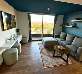 Apartamento con terraza en renta - 3 habitaciones en zona 2 Ref-5753