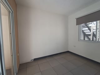 Casa en Venta con 2 apartamentos independientes, Zona 8 de Mixco - 5