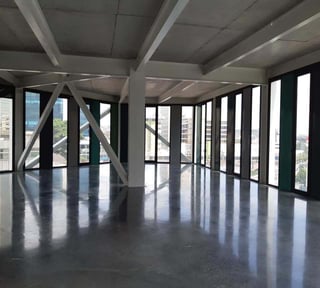 Vendo oficina de 236mt2 en zona 4. $464,306 - Miniatura 3