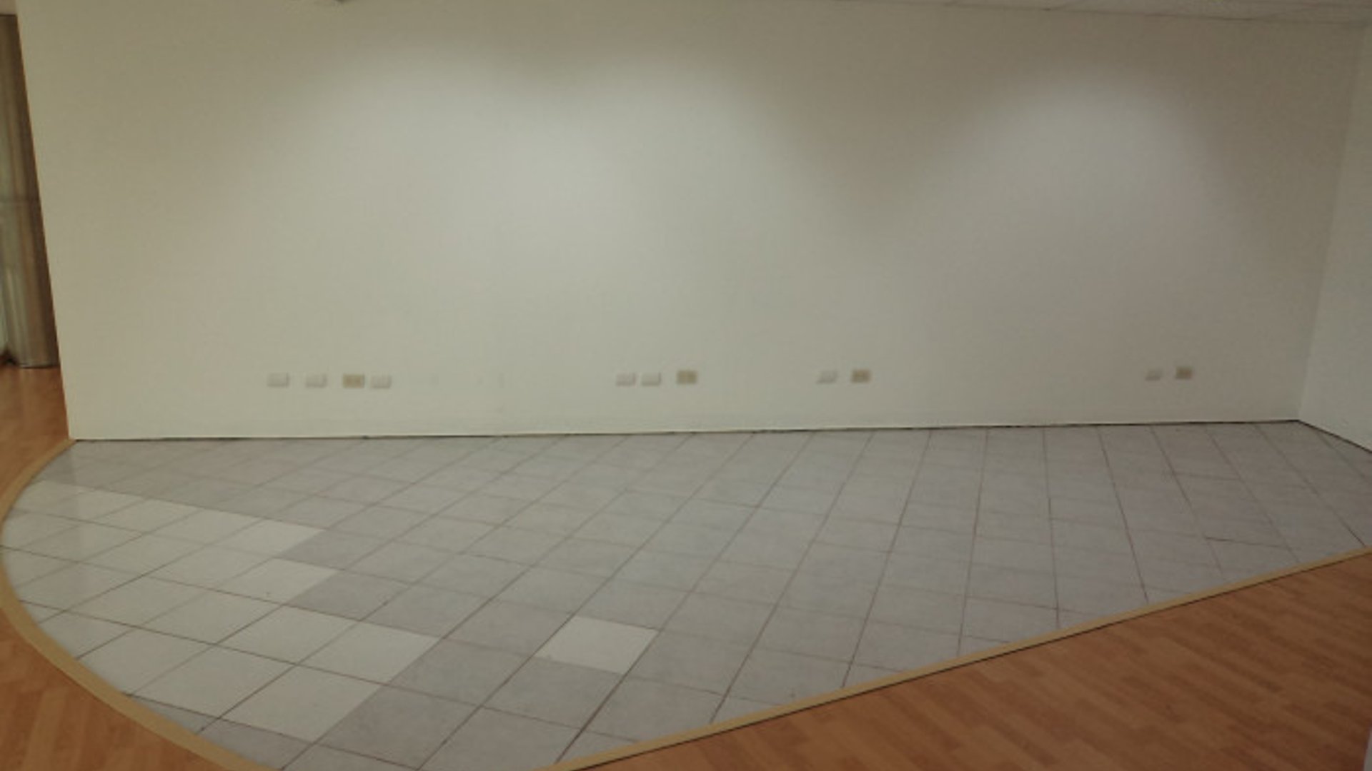 En Renta Oficina en Zona 14 Europlaza Guatemala - Miniatura 13