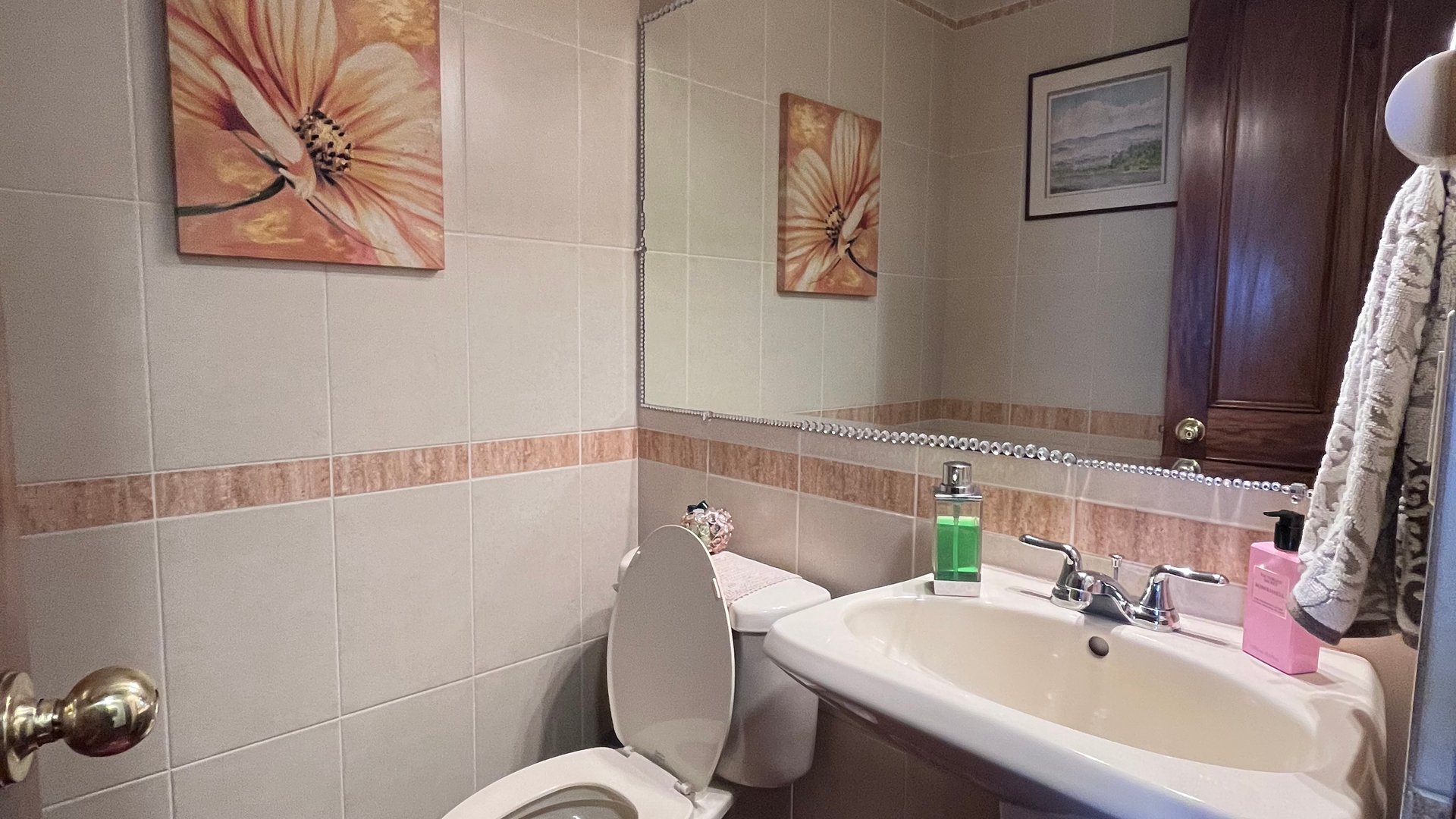 Hermoso Apartamento Amueblado Edificio Real de Las Américas Z.14 - Miniatura 2