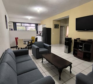 Apartamento amueblado 2 hab. en Zona 4, 5° Nivel, sector IGA | 4 G.N.