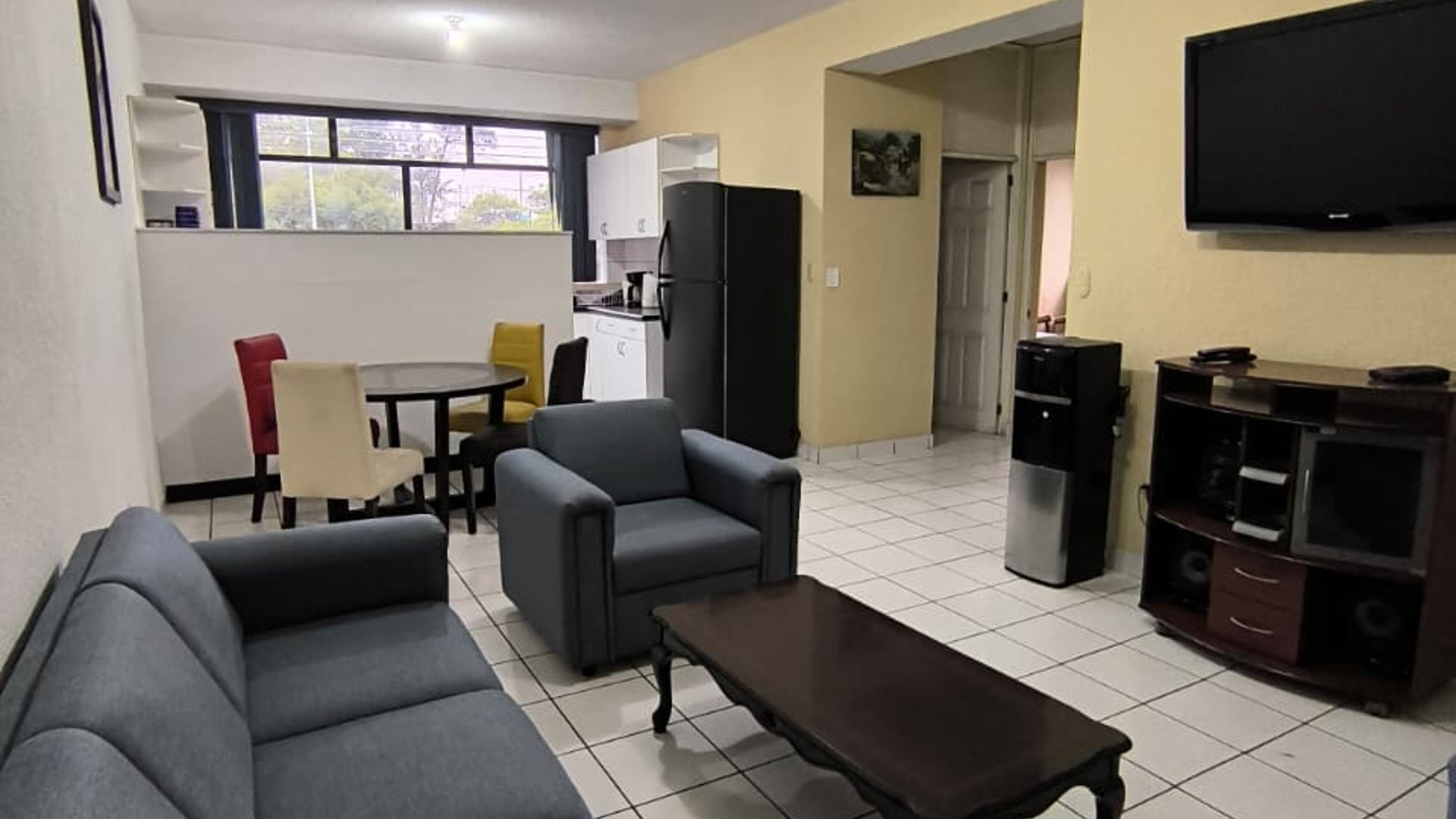 Apartamento amueblado 2 hab. en Zona 4, 5° Nivel, sector IGA | 4 G.N.