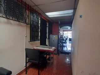 Derecho de Llave en Venta, Salón de Belleza Acreditado - Image 4