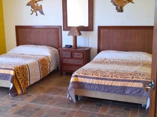 EN CONDOMINIO KM. 5 CARRETERA A MONTERRICO SE VENDE CASA - 2
