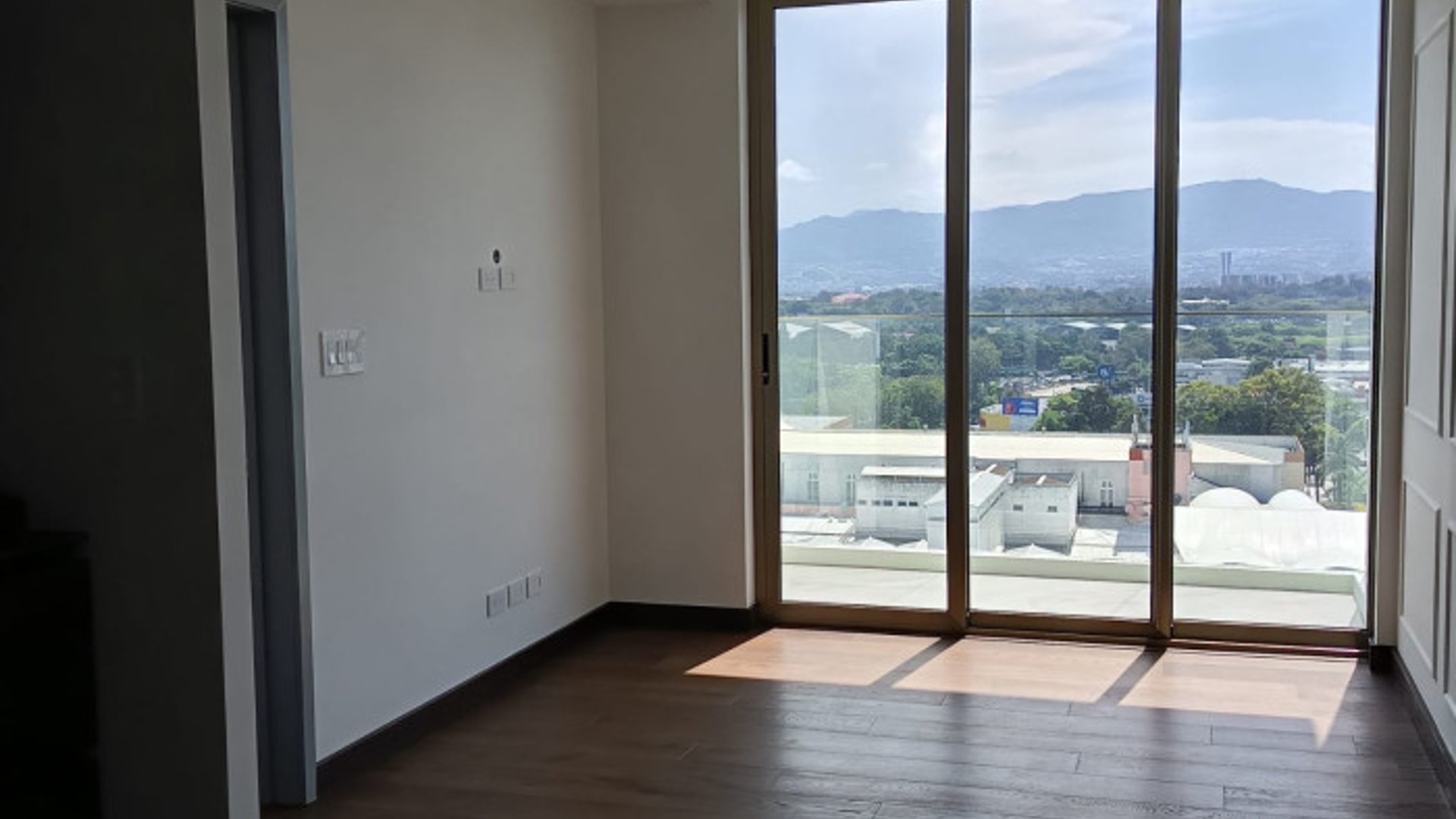 Apartamento en Venta en Zona 10 Edificio Atarah - Miniatura 8