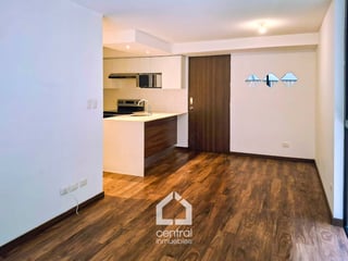Apartamento de 3 habitaciones y patio en Aralia 2, Mariscal zona 11 - 2