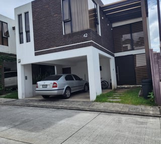 Venta de Casa en Condominio Home 16 | Zona 16
