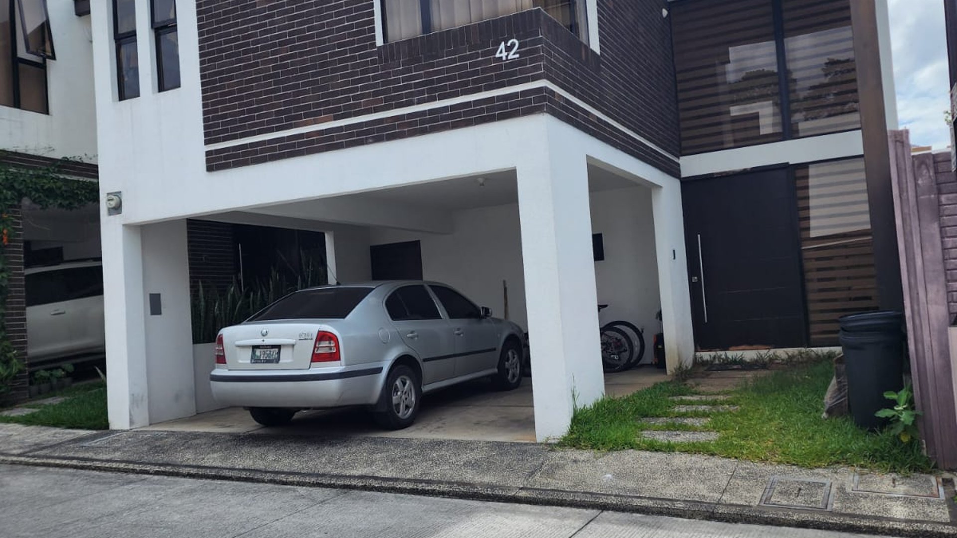 Venta de Casa en Condominio Home 16 | Zona 16 - Image 1