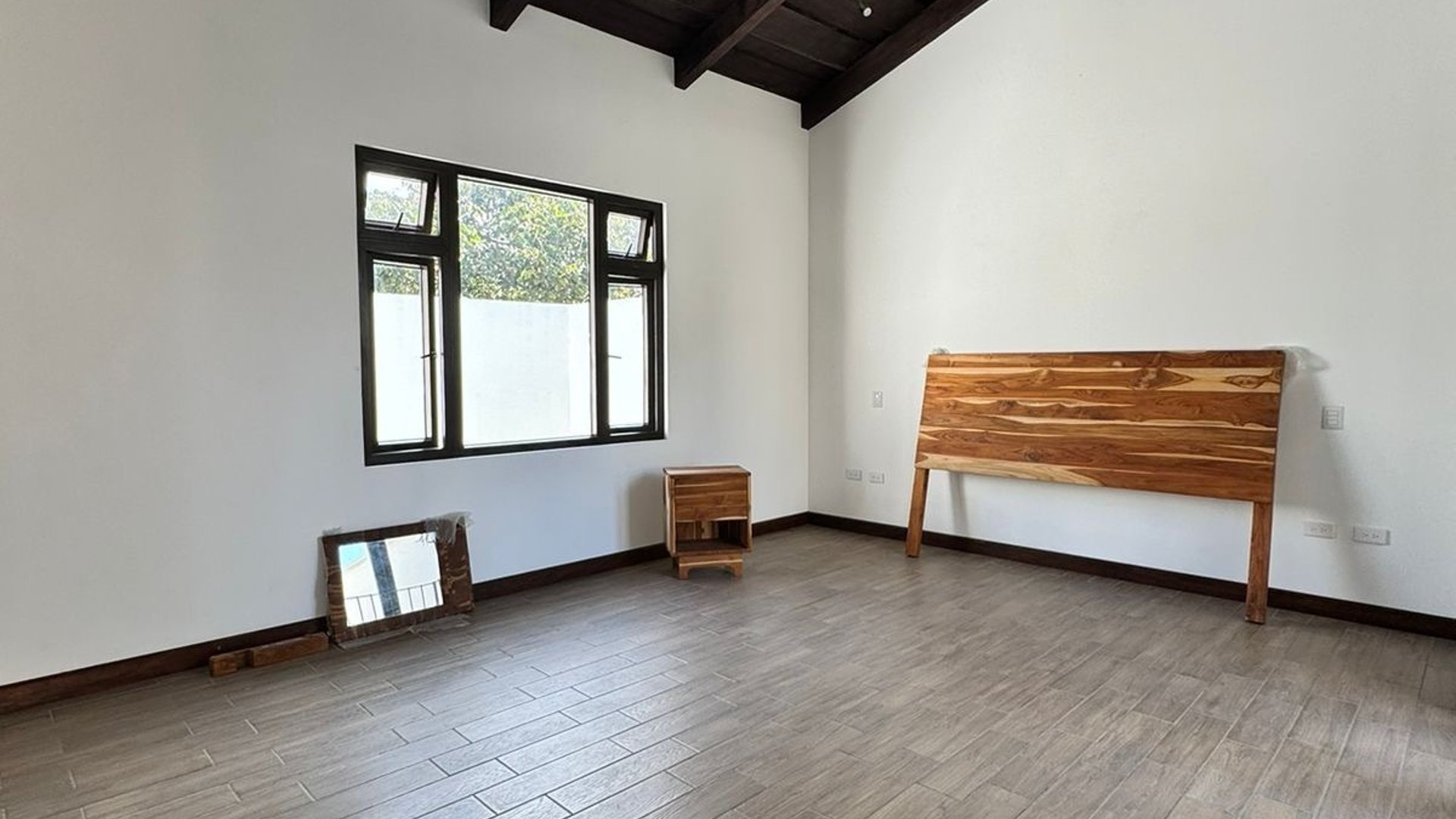PRECIOSA CASA EN VENTA EN ANTIGUA - Miniatura 5