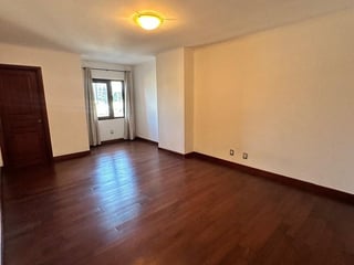 Apartamento en Alquiler – Zona 14 Edificio Tadeus - Image 9
