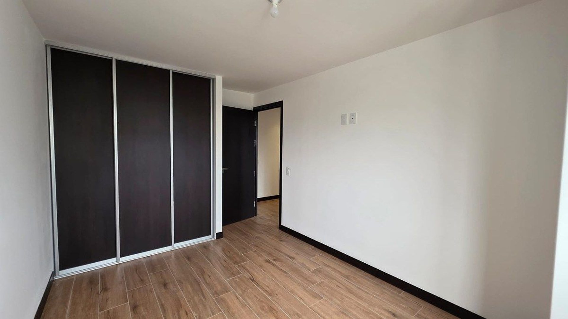 Apartamento en ALQUILER en zona 15 - Miniatura 6