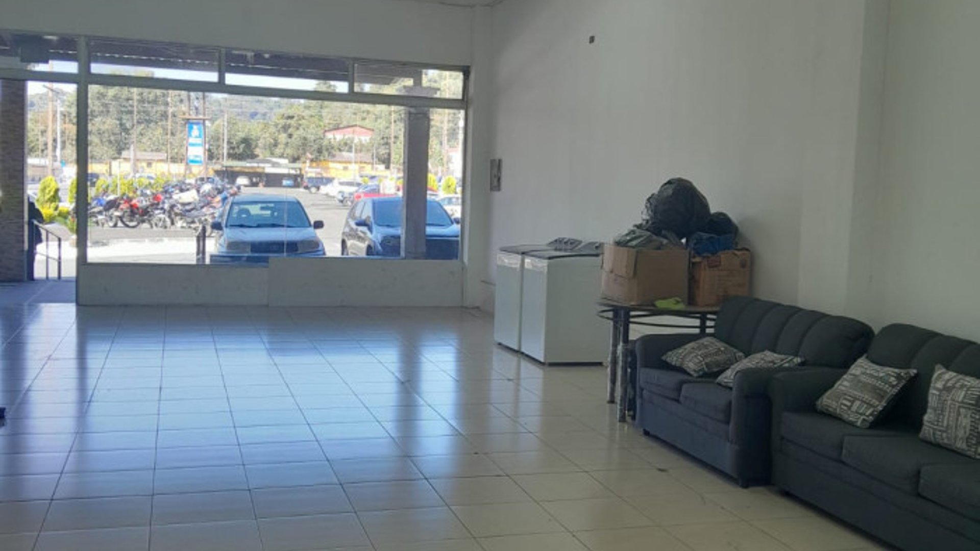 Local comercial en Villa Canales - Miniatura 4