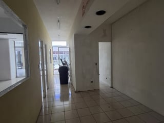 Local Comercial  en Renta en zona 7 sobre la Roosevelt - Image 3