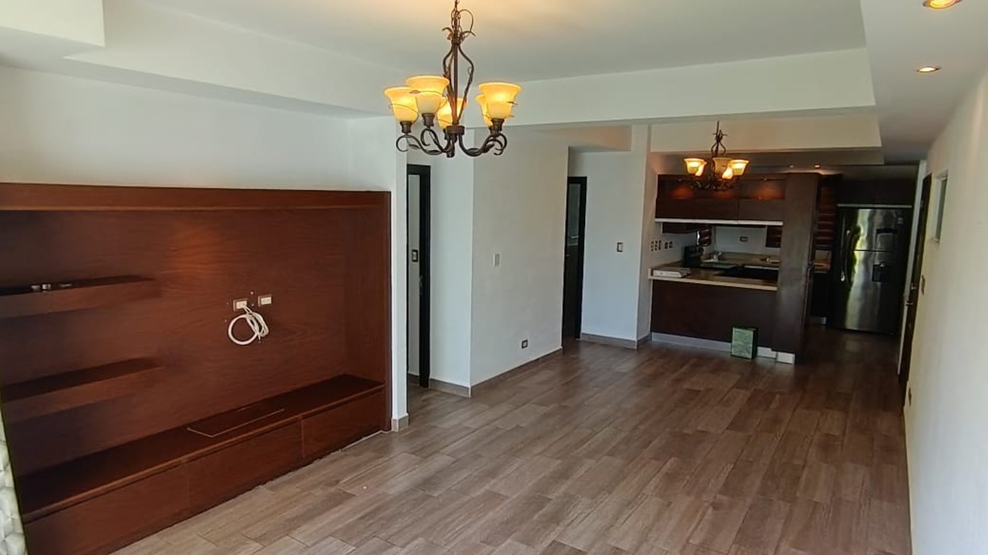 Elegante Apartamento en VENTA O RENTA LA VISTA ZONA 16 - Miniatura 2